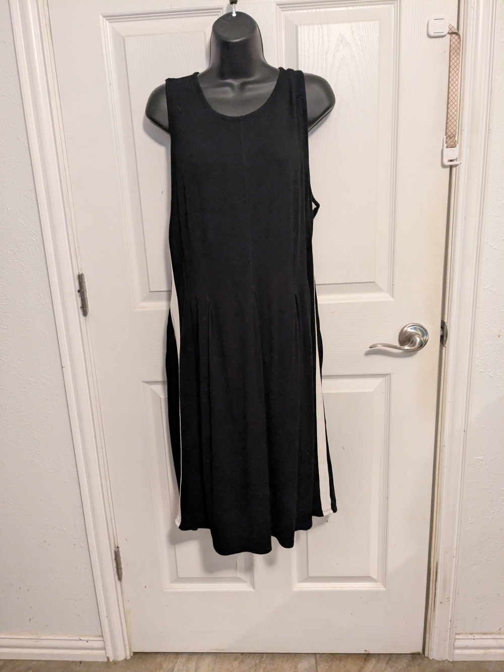 Simply Vera Vera Wang Black Dress